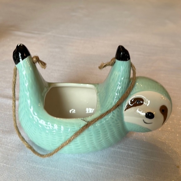 Sloth Hanging Planter - Picture 1 of 6